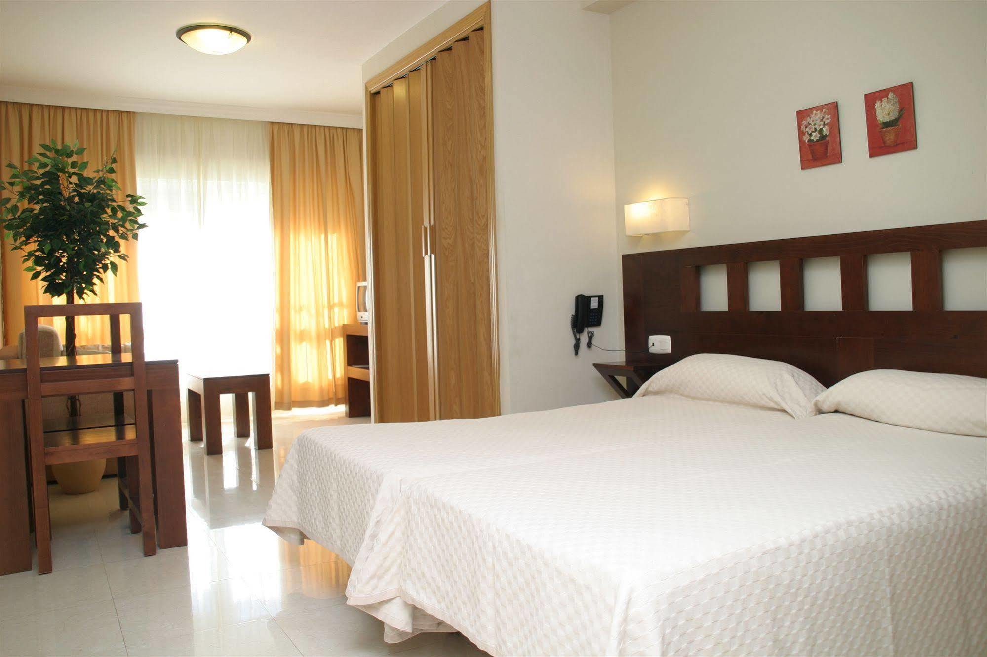 Rincón de la Victoria Apartamentos Turisticos Anoreta מראה חיצוני תמונה